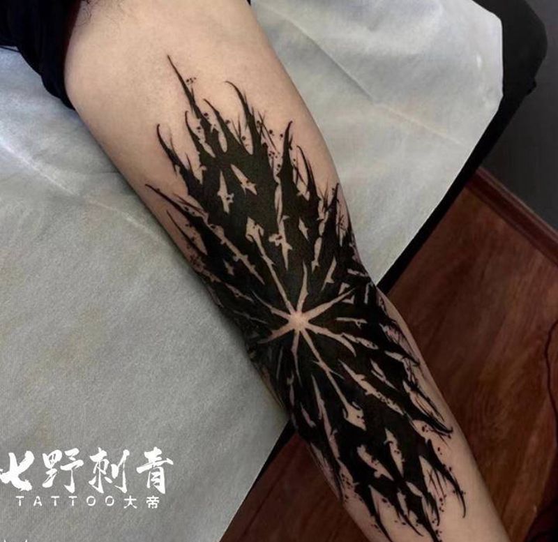 花体纹身图片_手臂纹身图案