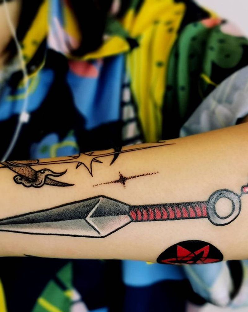 苦无纹身图片_手部Old School纹身图案