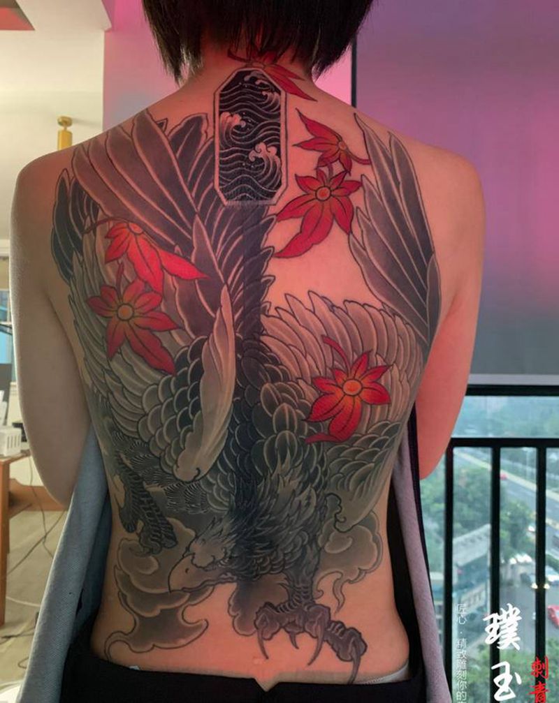 遮盖，还差最后一次完工。纹身图片_背部老传统鹰遮盖纹身图案