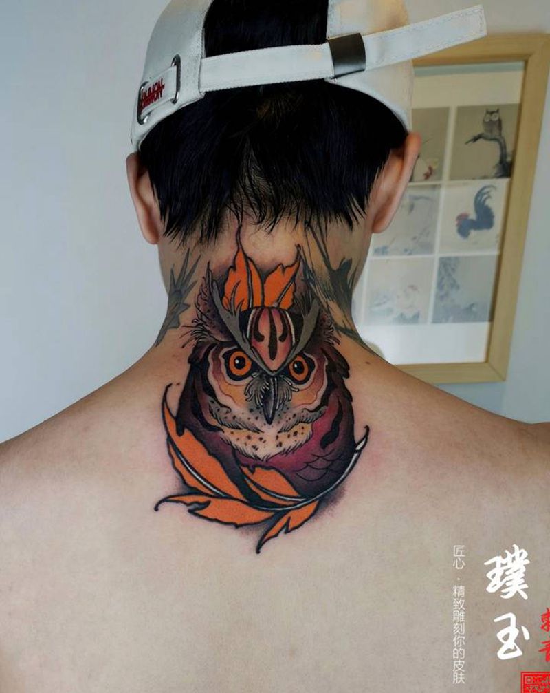 猫头鹰纹身图片_颈部New School猫头鹰纹身图案