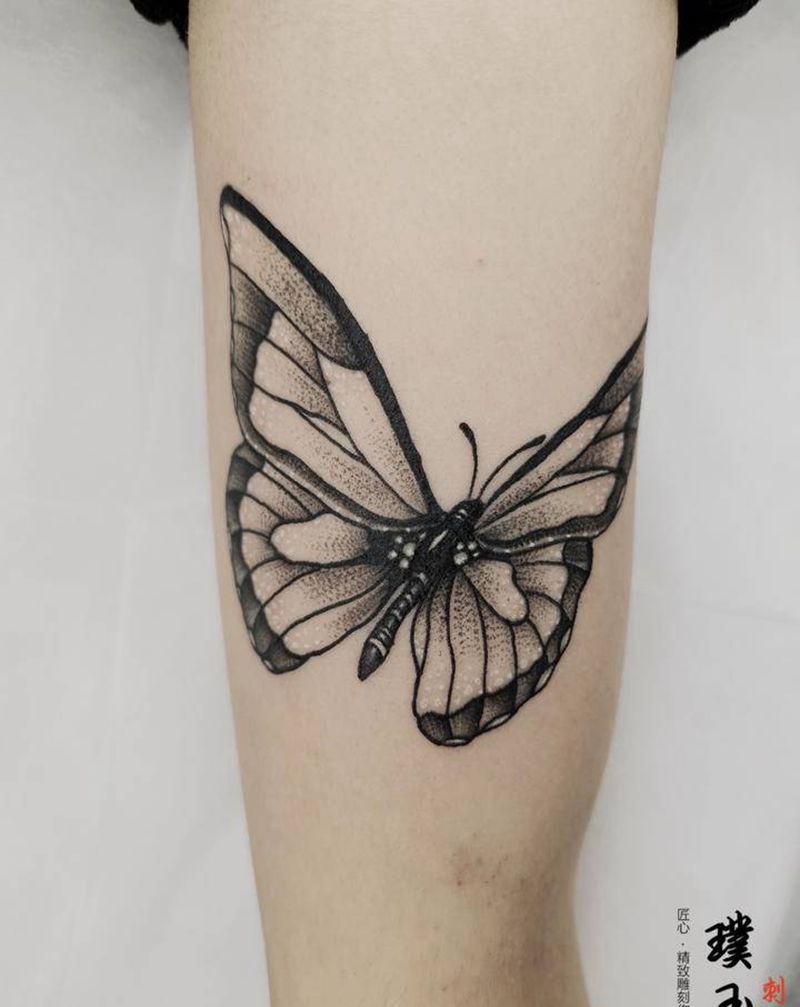 蝴蝶纹身图片_点刺蝴蝶纹身图案