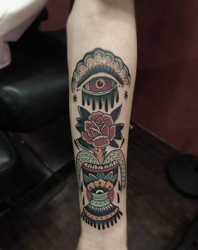 花纹身图片_手臂New School纹身图案