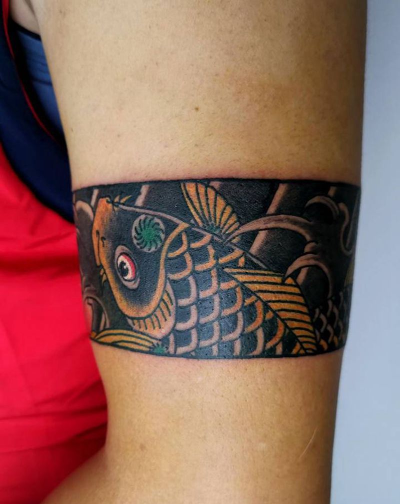 环儿纹身图片_手臂老传统鱼樱花纹身图案