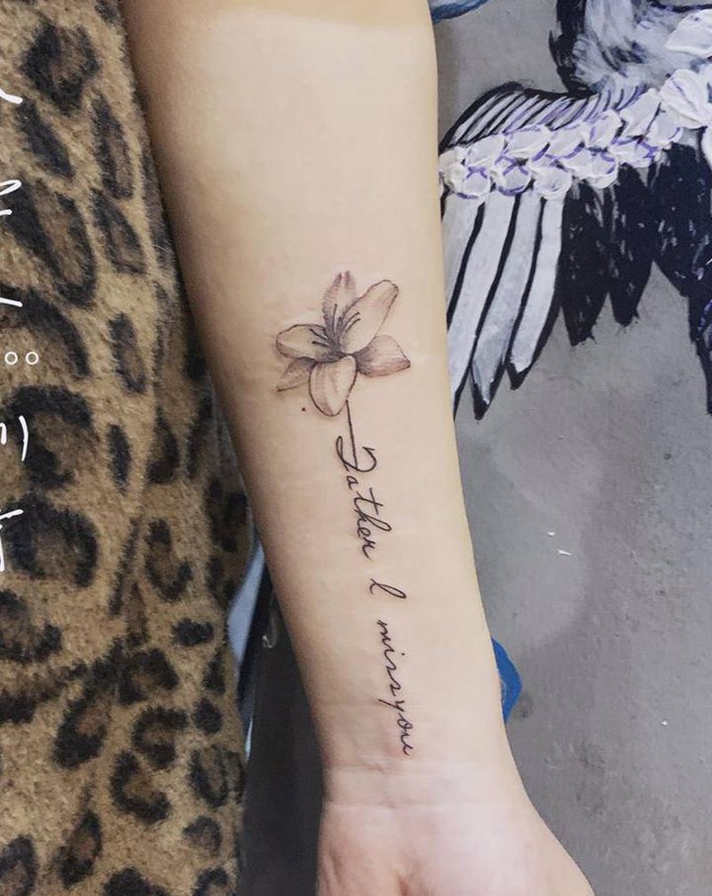 百合 英文纹身图片_手臂纹身图案