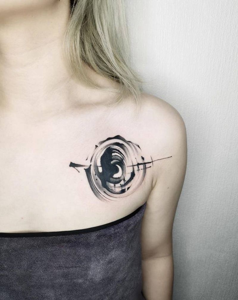 手绘遮盖“墨环”纹身图片_肩部水墨纹身图案