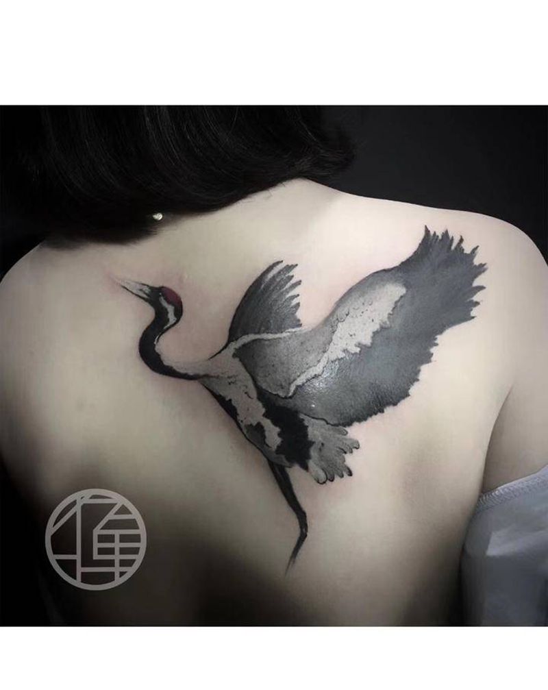仙鹤遮盖纹身图片_肩部纹身图案