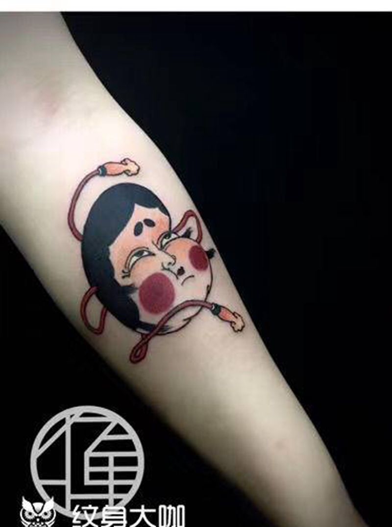 阿多福纹身图片_手臂能面纹身图案