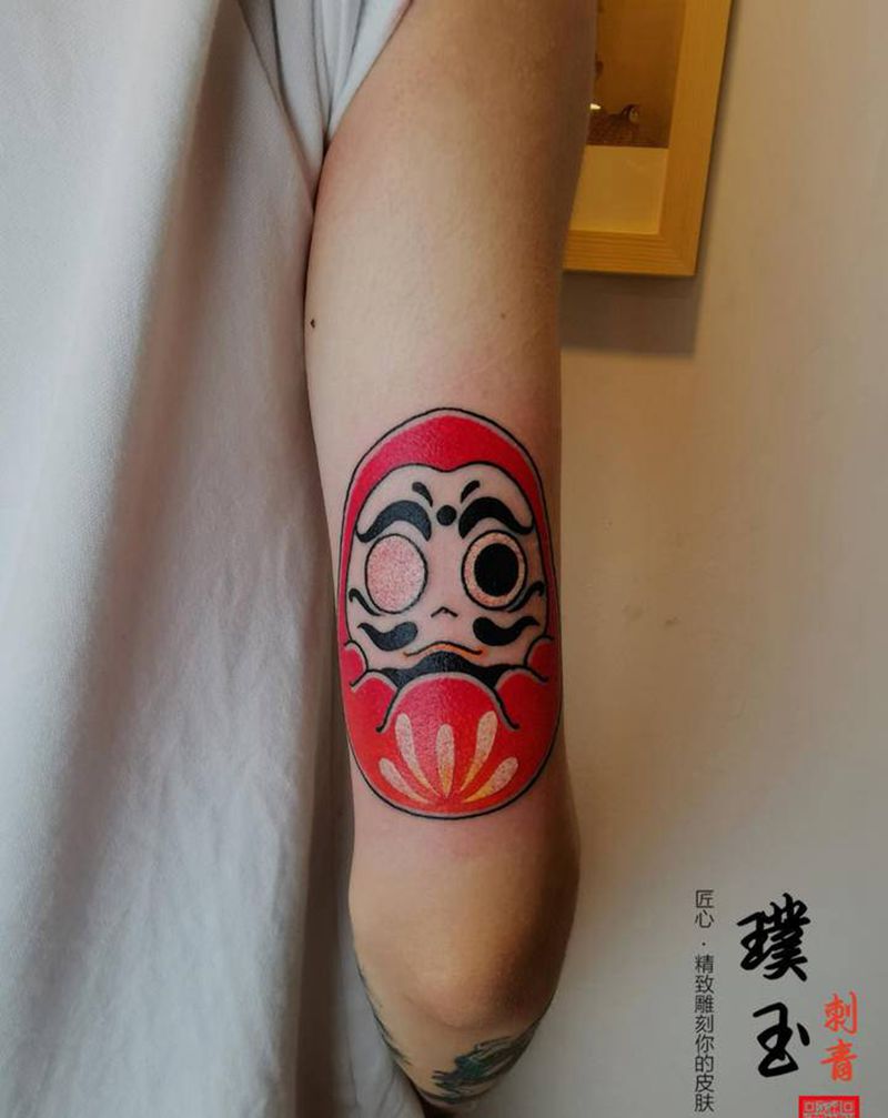 圆三刺纹身图片_手臂老传统达摩蛋纹身图案