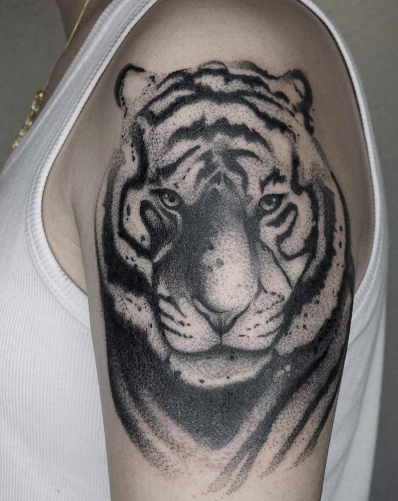 虎纹身图片_水墨点刺纹身图案