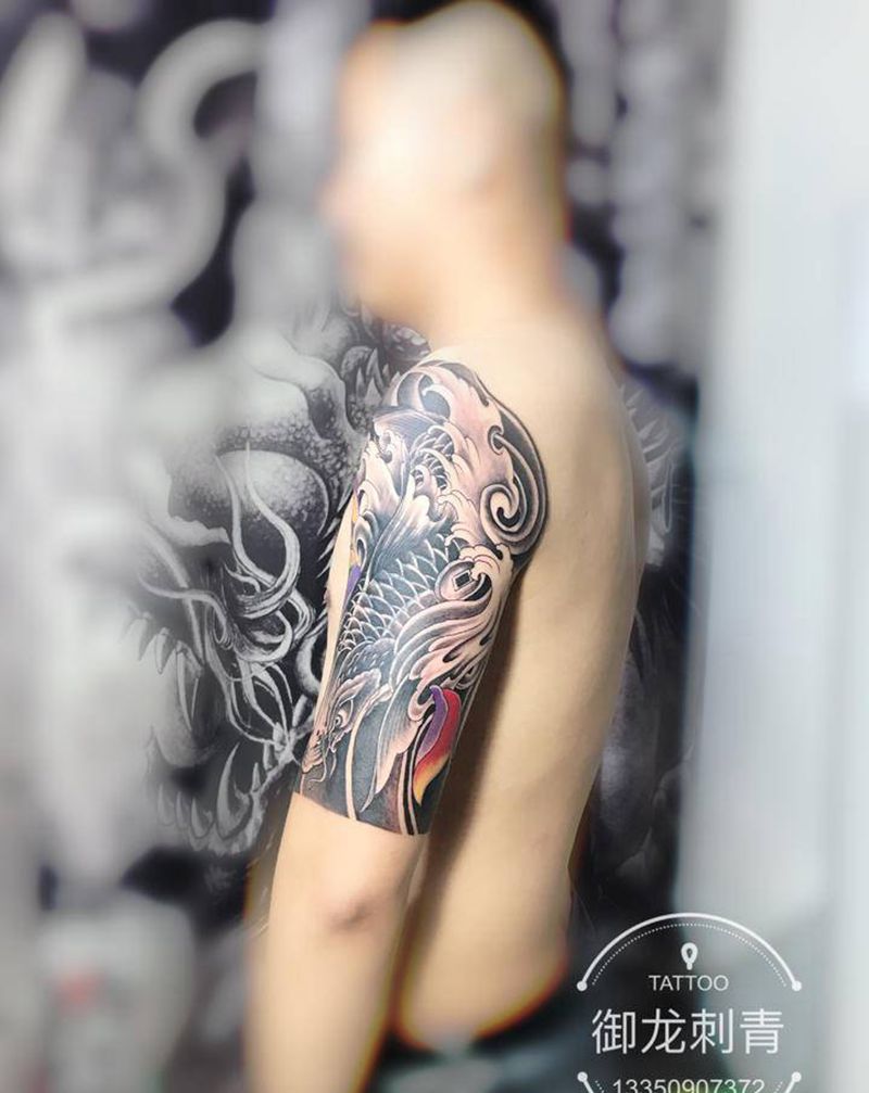 鲤鱼掩盖纹身图片_新传统纹身图案