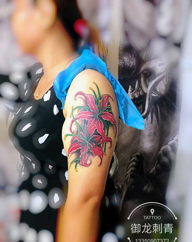 花，花体字纹身图片_新传统纹身图案