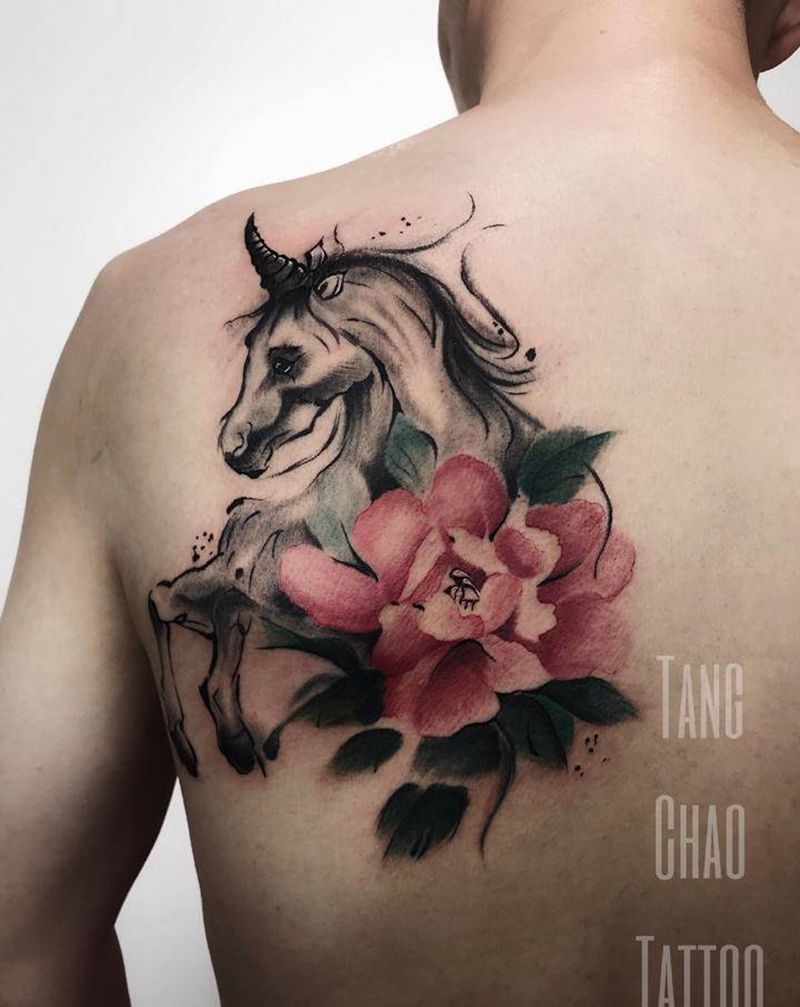 水墨独角兽纹身图片_肩部水墨纹身图案