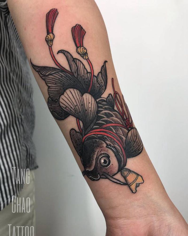 金鱼纹身图片_手臂新传统纹身图案