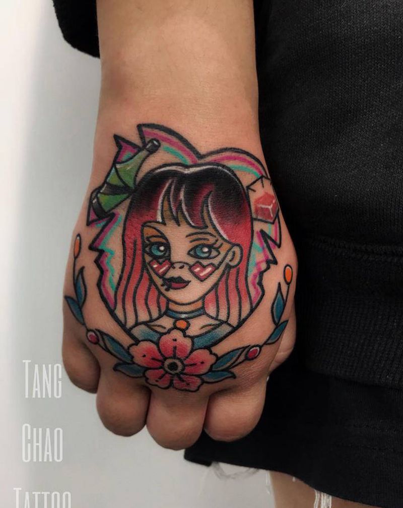 朋克少女纹身图片_手部Old School纹身图案