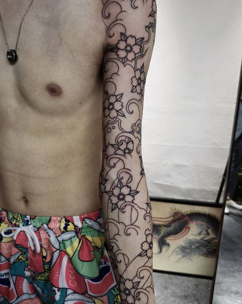 水浪花臂第一阶段纹身图片_手臂老传统水浪樱花纹身图案