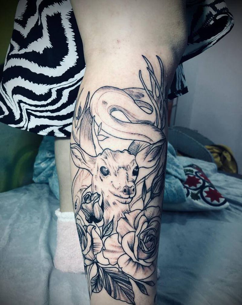 鹿纹身图片_腿部点刺新传统纹身图案