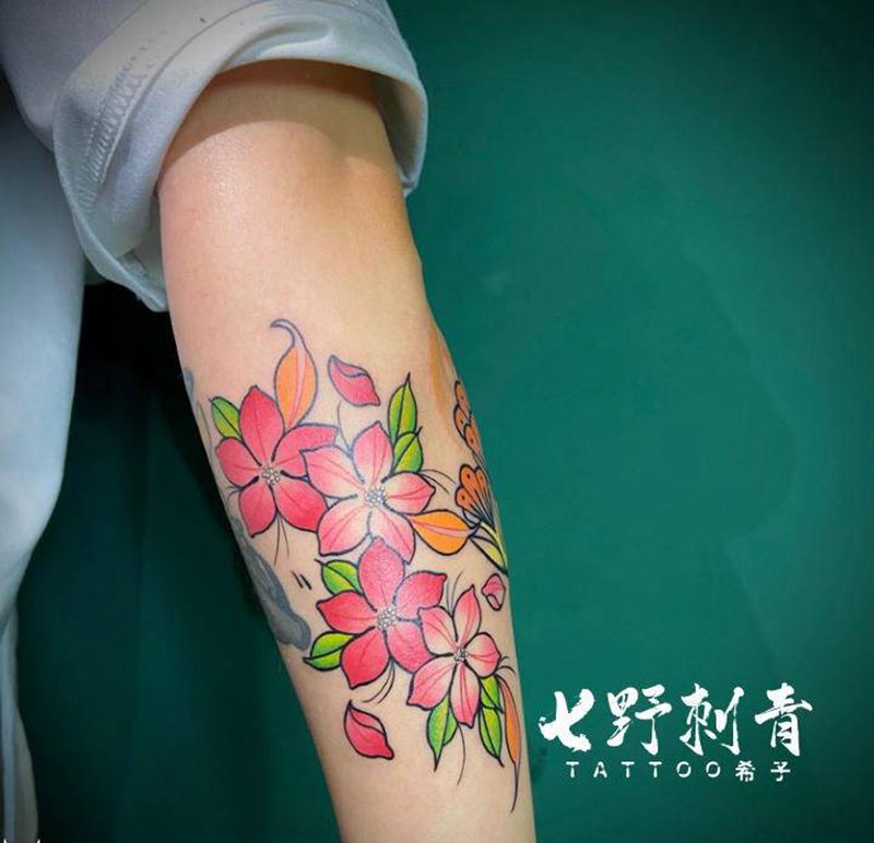 拼接小花臂纹身图片_手臂Old School纹身图案
