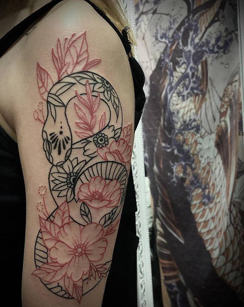 蛇纹身图片_肩部纹身图案