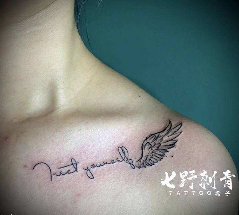 小清新纹身图片_胸部纹身图案