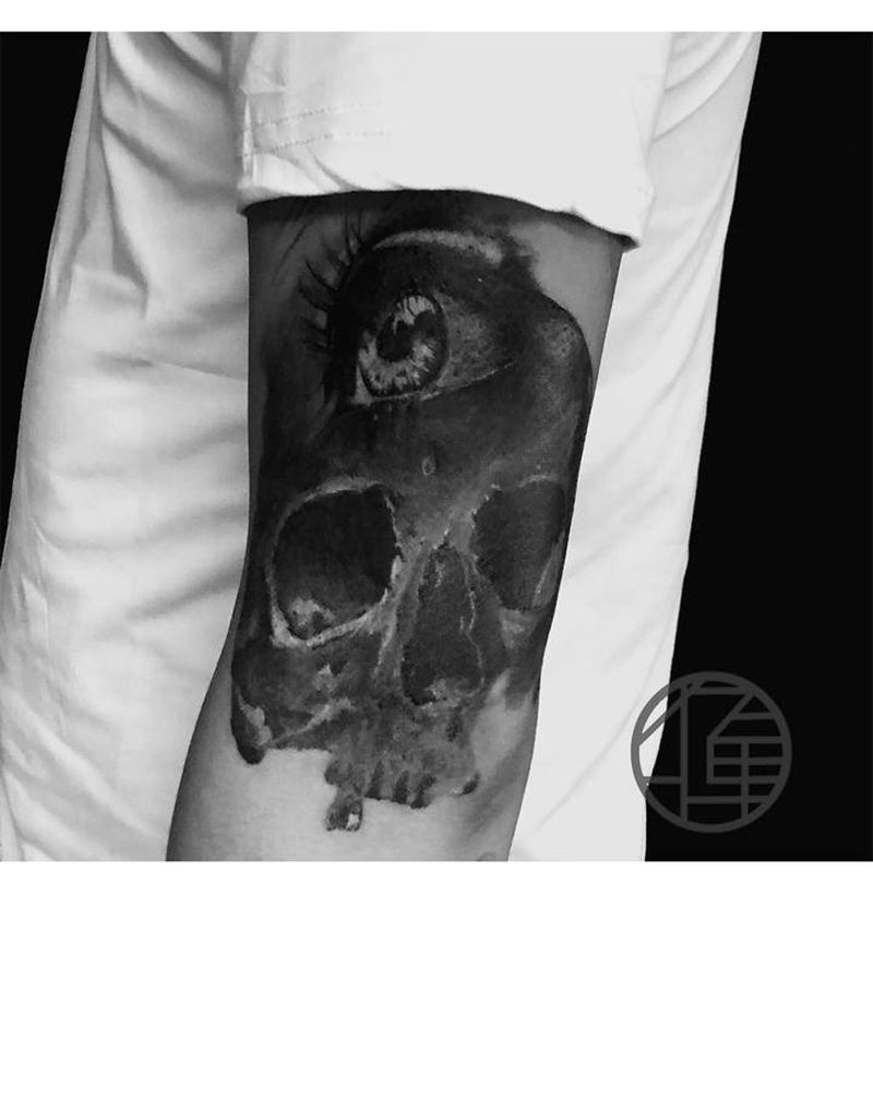 眼纹身图片_手部欧美写实水墨纹身图案