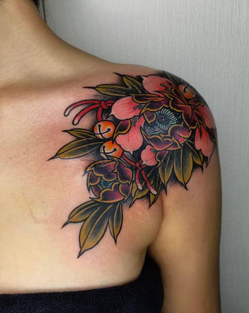 遮盖纹身图片_肩部老传统New School牡丹纹身图案