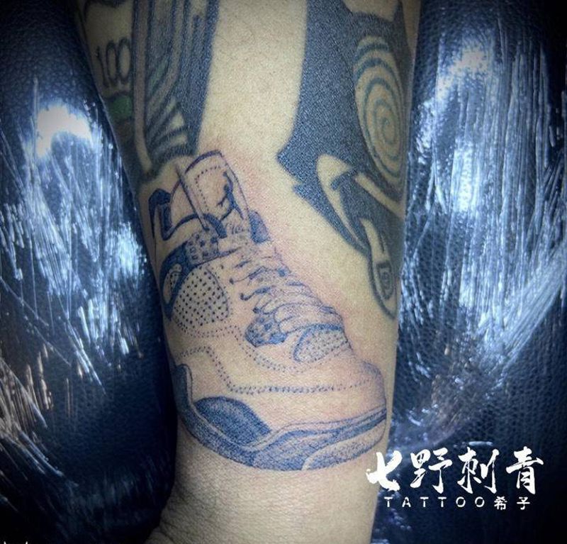 AJ纹身图片_手臂纹身图案