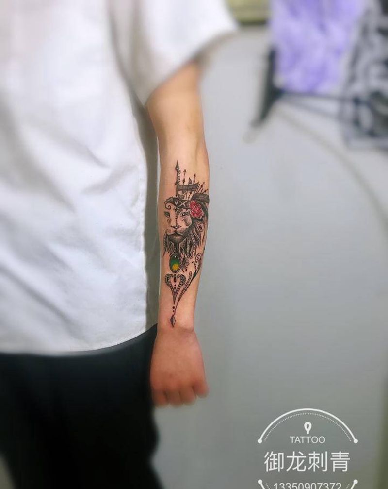 包小臂未完待续纹身图片_点刺老传统纹身图案