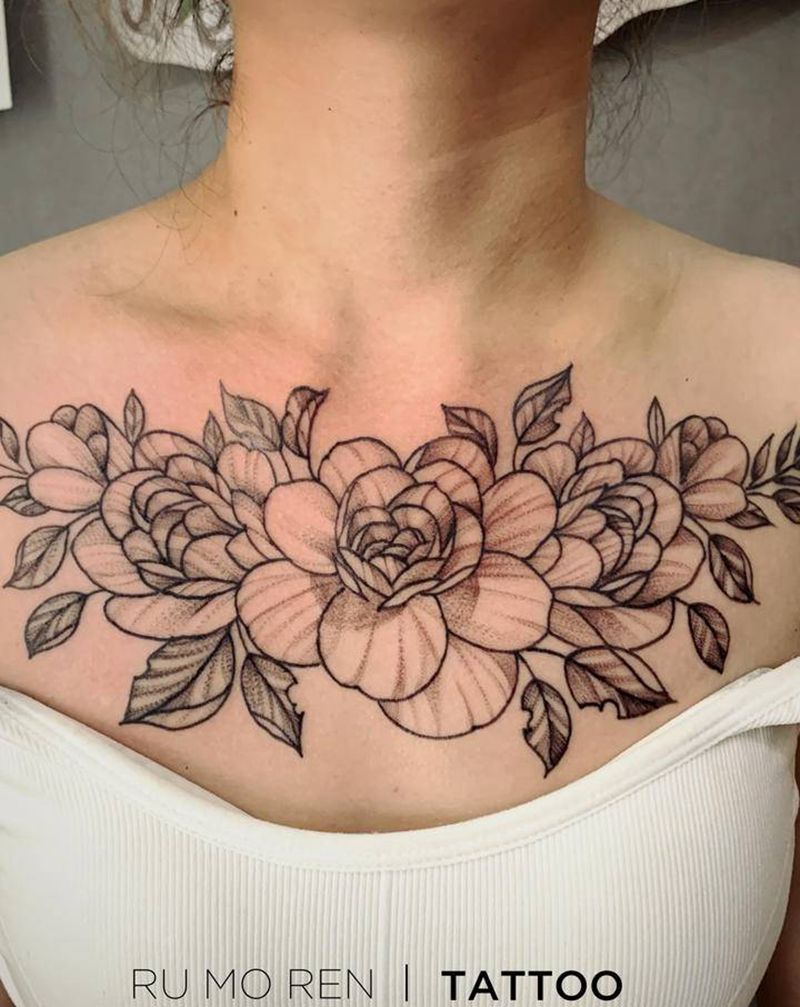 素花纹身图片_胸部纹身图案