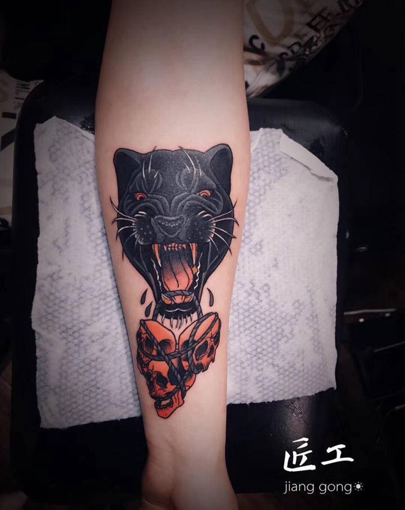 豹子纹身图片_手臂New School纹身图案