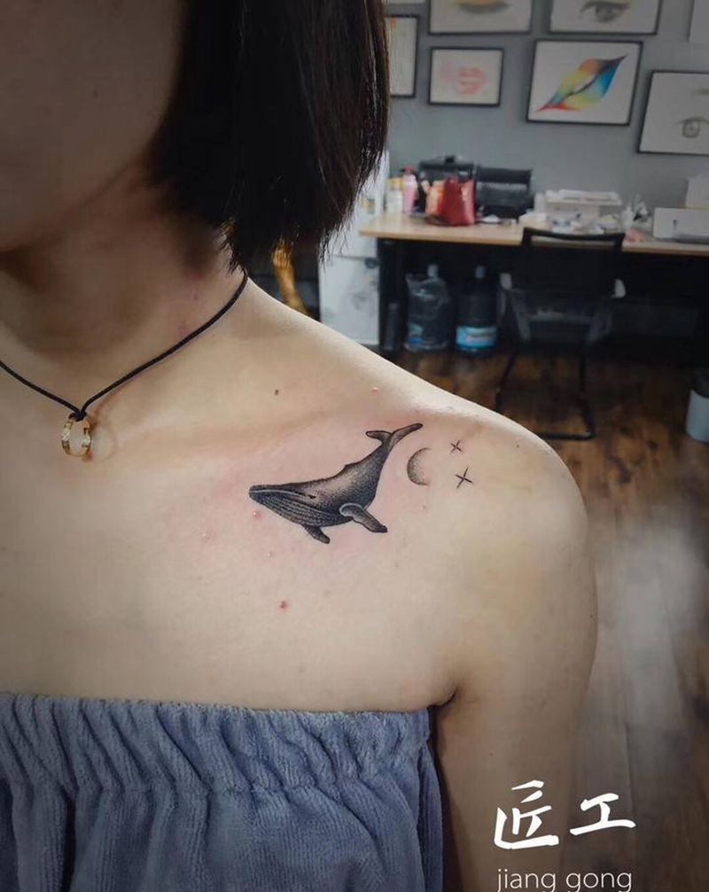 鲸鱼！纹身图片_肩部点刺纹身图案