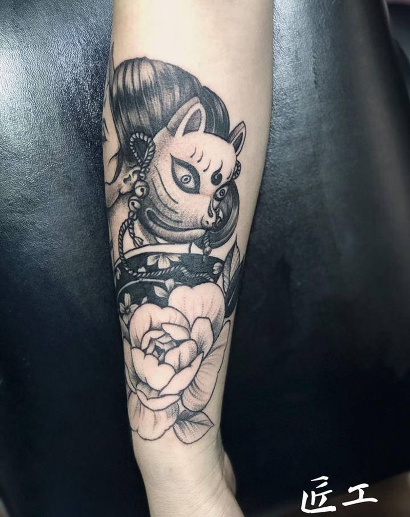 艺妓纹身图片_手臂点刺纹身图案