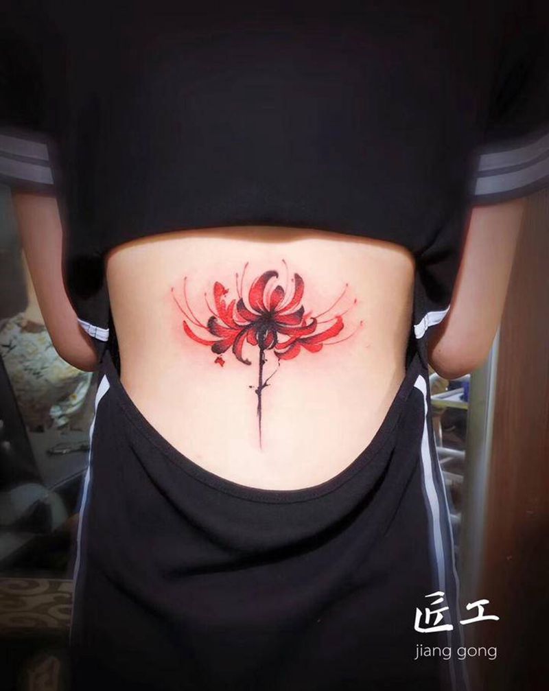 彼岸花纹身图片_腰部水墨纹身图案