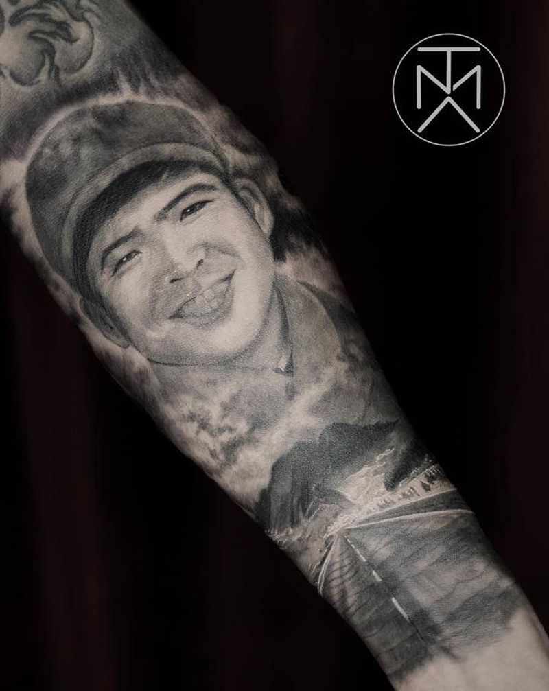 父亲肖像纹身图片_手部手臂欧美写实肖像人物纹身图案