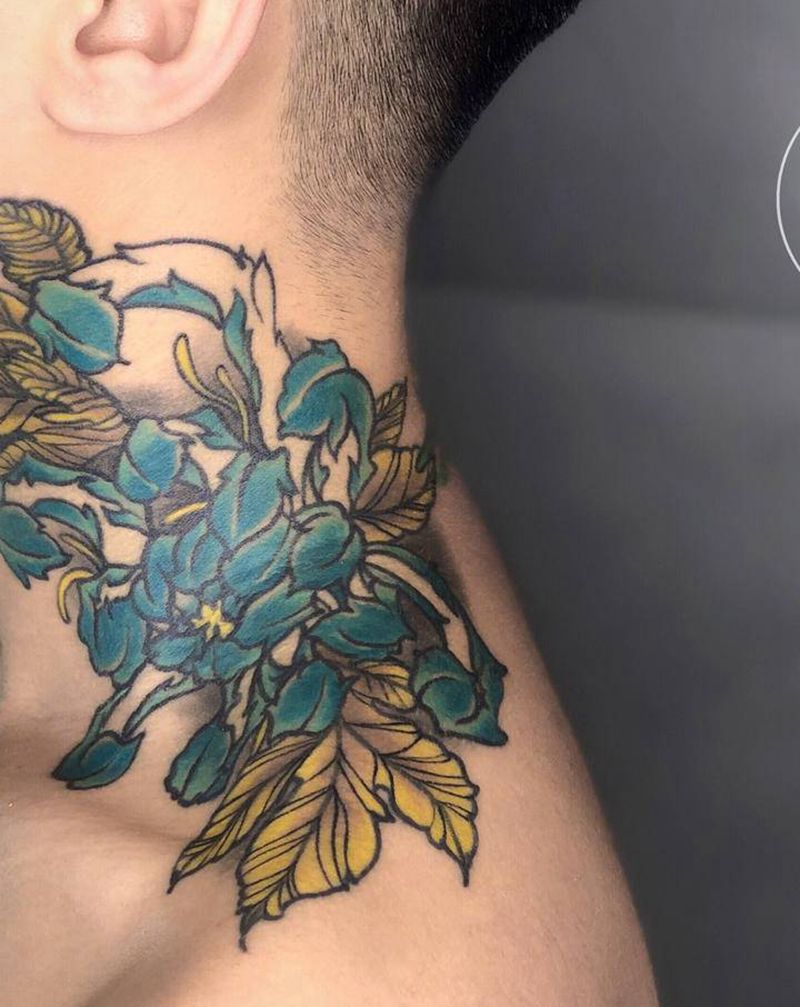 花脖纹身图片_颈部新传统花彩色纹身图案