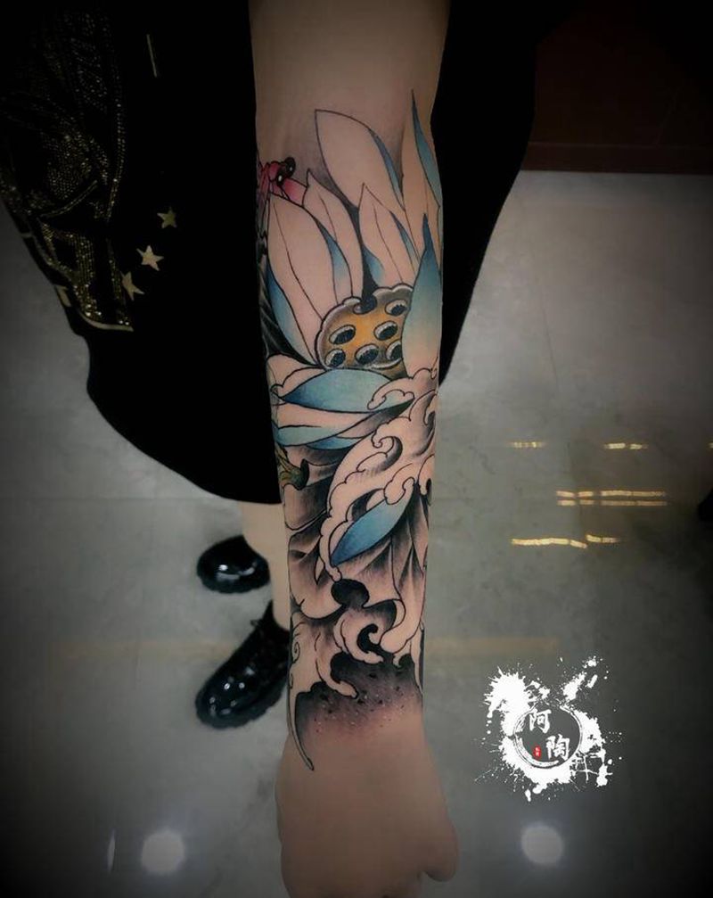 莲花纹身图片_手臂纹身图案