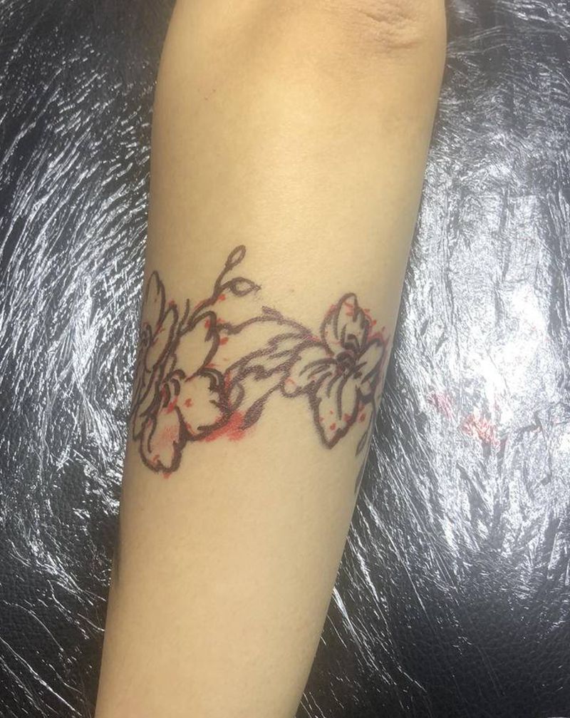 花纹身图片_手部手臂纹身图案