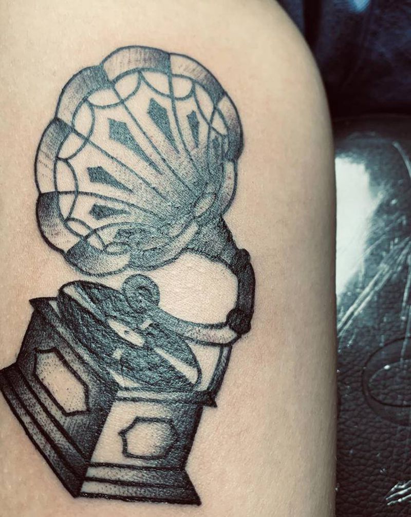 唱片机纹身图片_Old School纹身图案