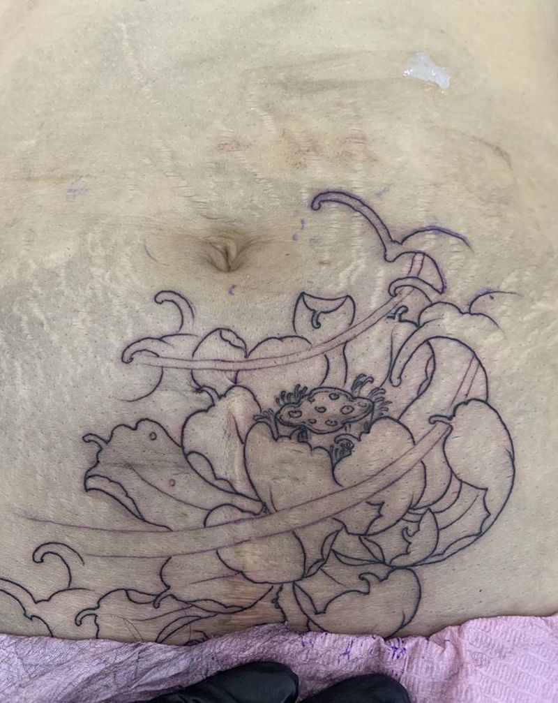 荷花纹身图片_腹部新传统纹身图案