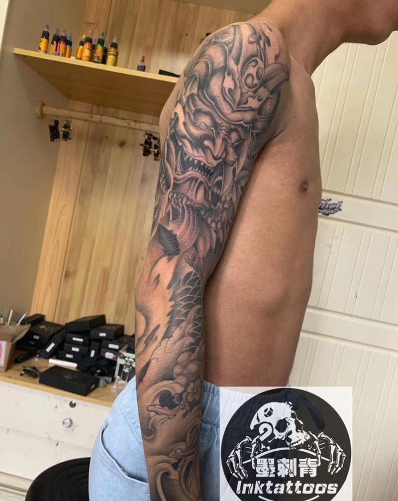 鬼武士，龙头纹身图片_手臂新传统纹身图案