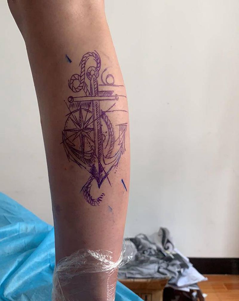 指南针纹身图片_腿部小清新纹身图案