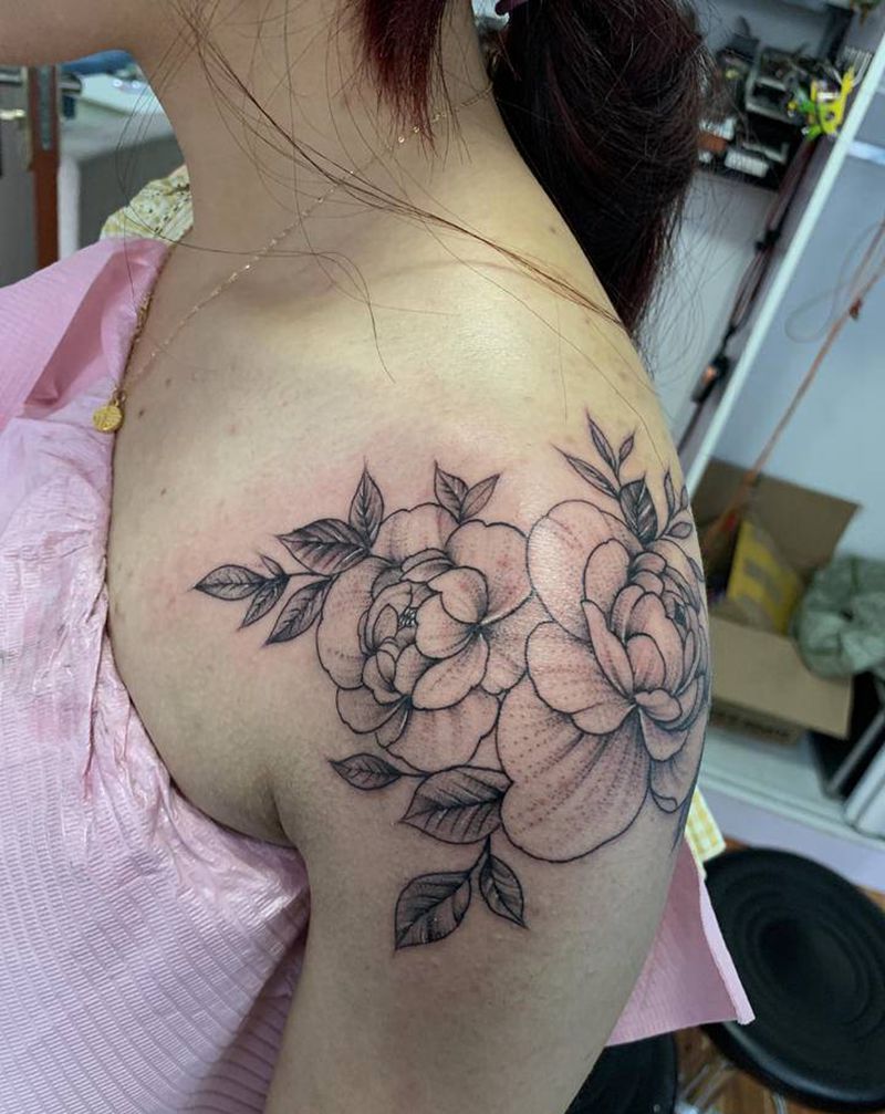 素花纹身图片_肩部素花纹身图案