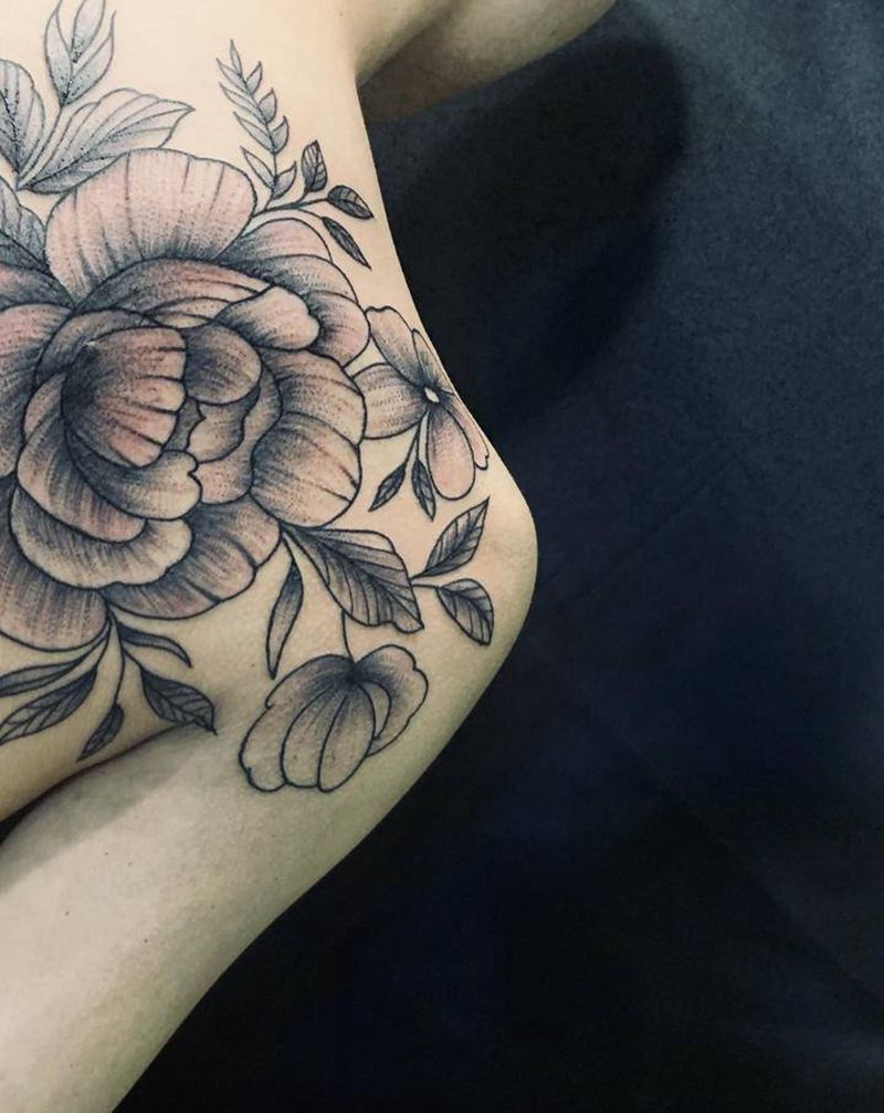 素花儿纹身图片_背部纹身图案