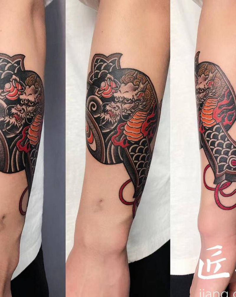 福锤纹身图片_手臂老传统纹身图案