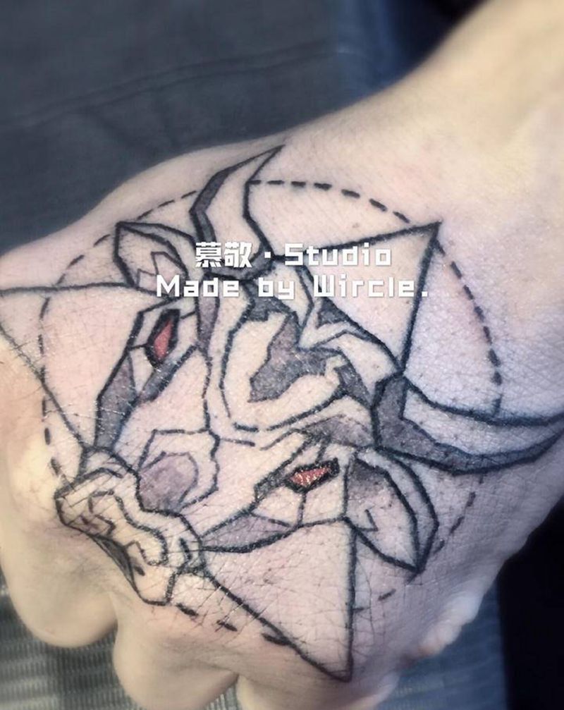 Bull纹身图片_手部纹身图案