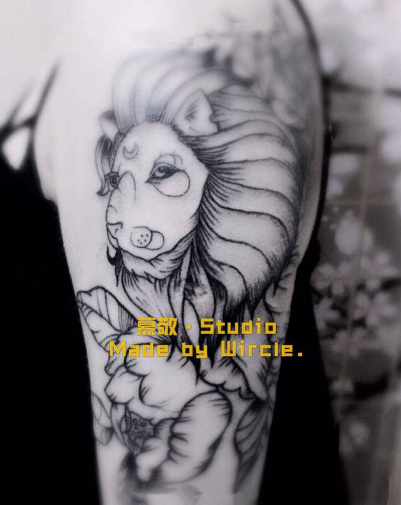 素花➕Lion纹身图片_手臂纹身图案