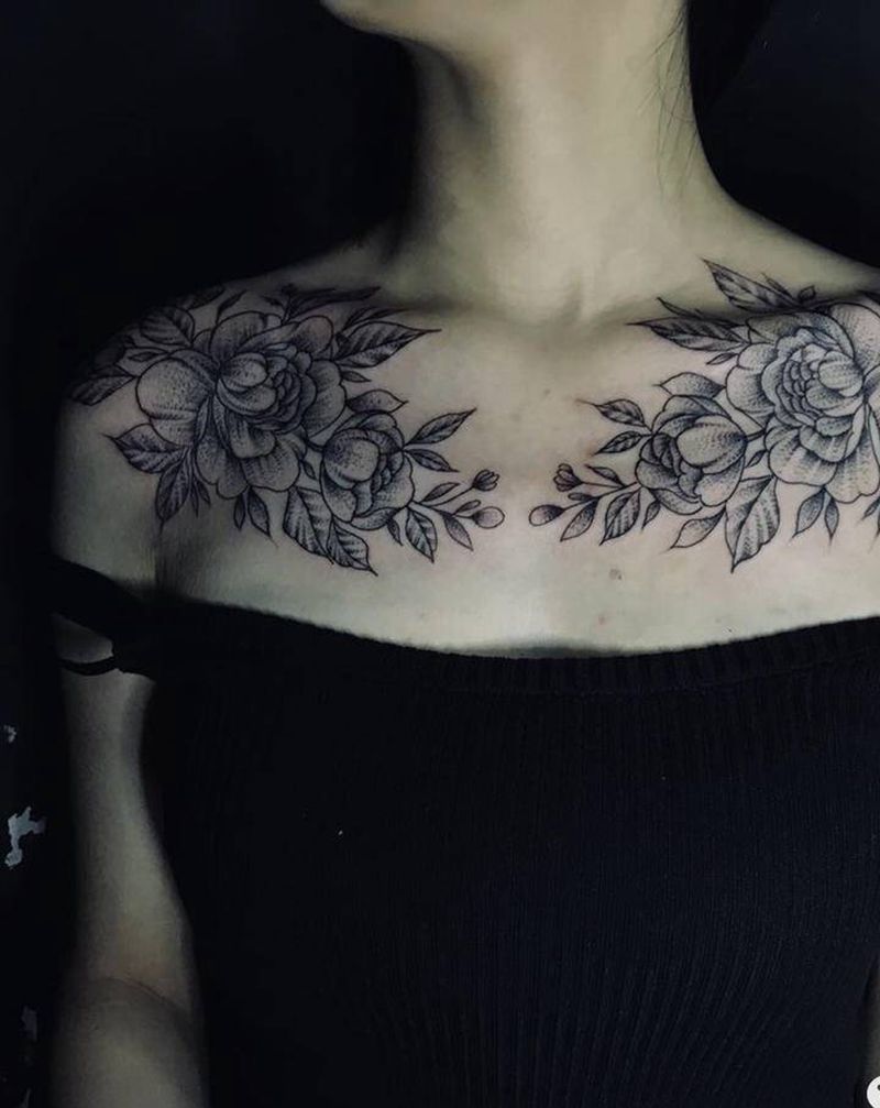 素花纹身图片_胸部肩部纹身图案