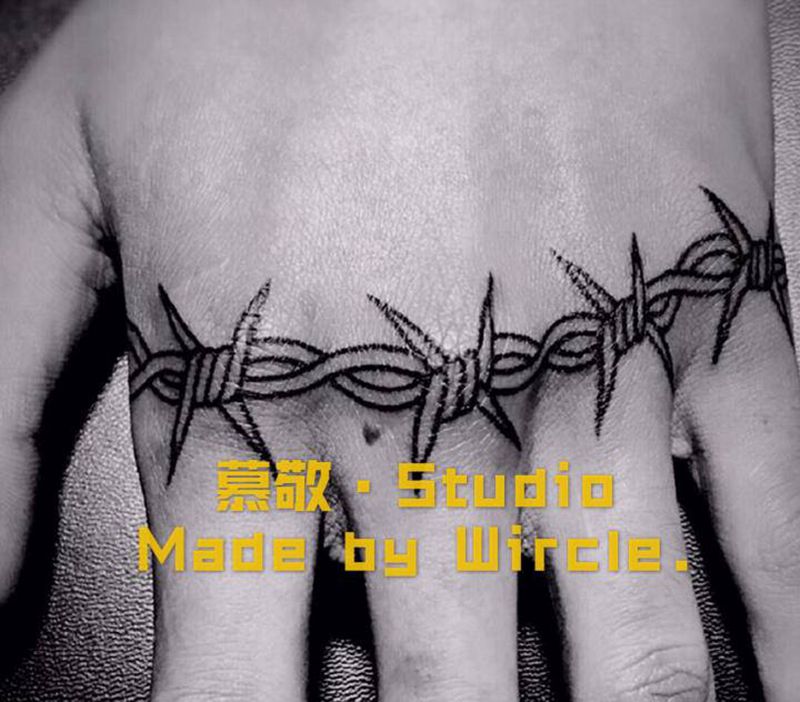 手 / 荆棘纹身图片_手部纹身图案