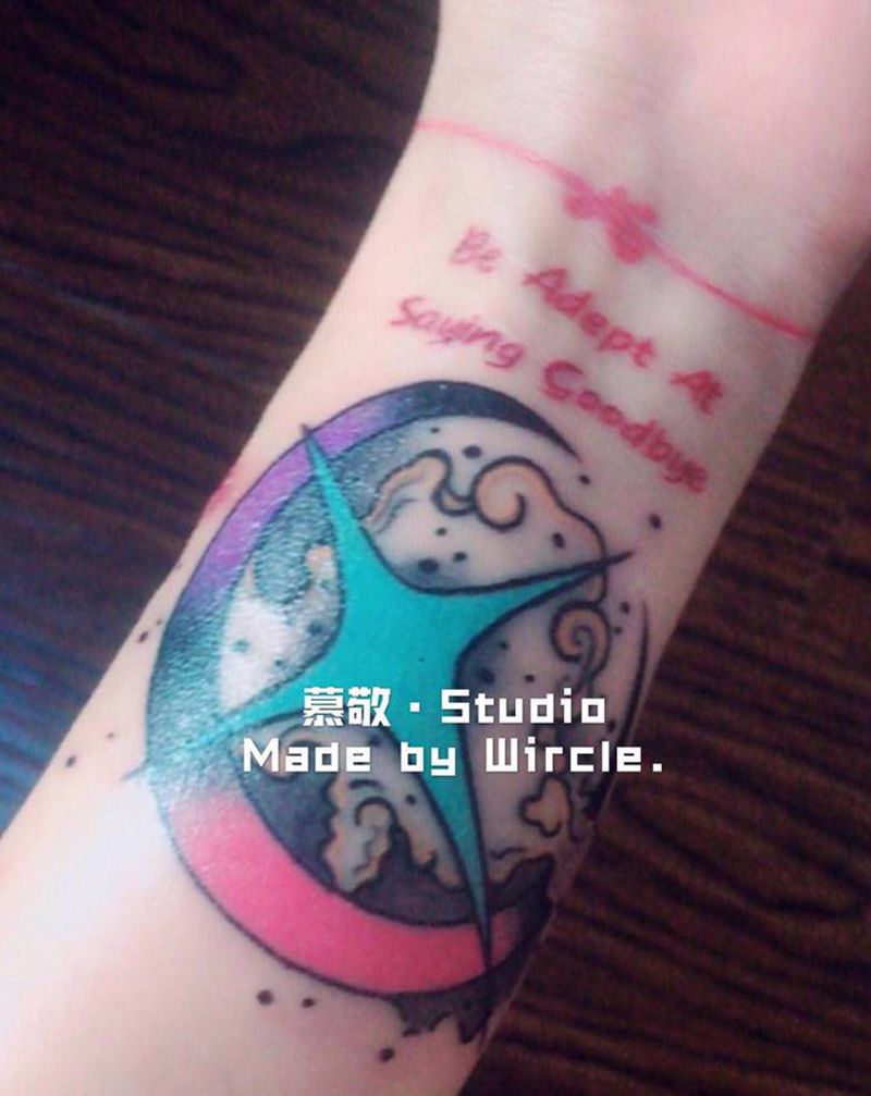 喜欢星星和月亮纹身图片_手臂New School纹身图案