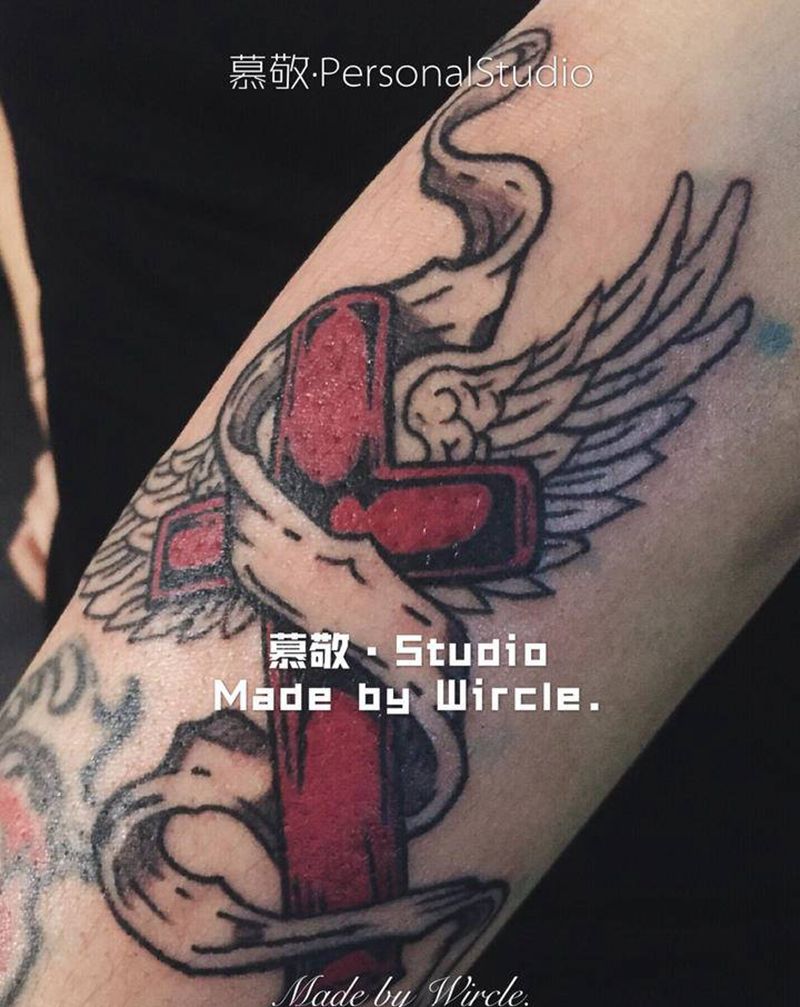 红色 / 十字架纹身图片_New School纹身图案