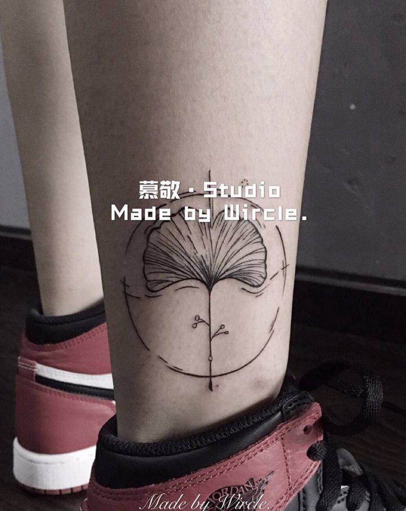 银杏叶子纹身图片_腿部纹身图案